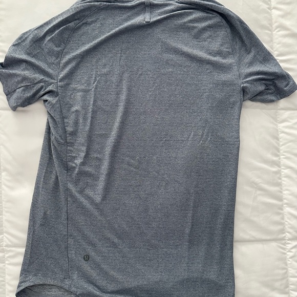 Lulu lemon short sleeve - Picture 2 of 2